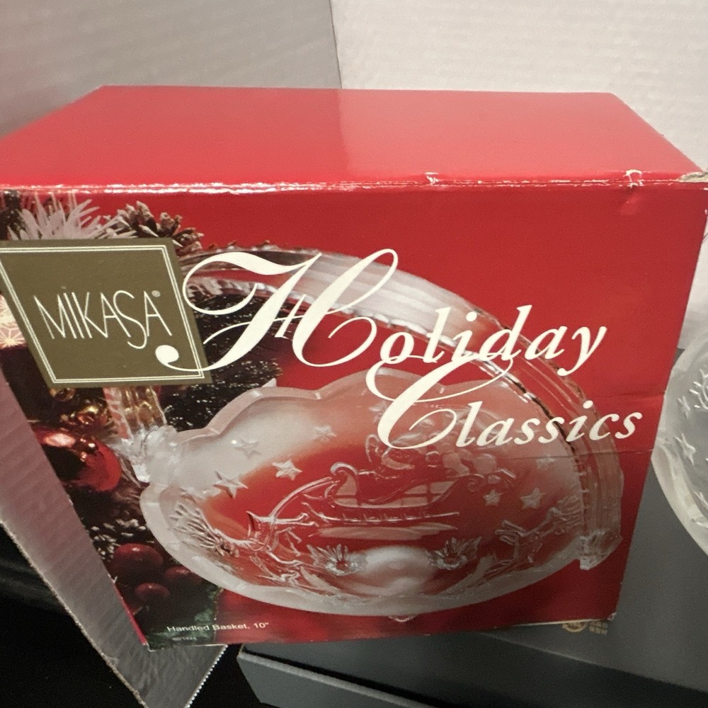 Mikasa Holiday Classics Clear Glass Handled Basket 10in Embossed NBJ79